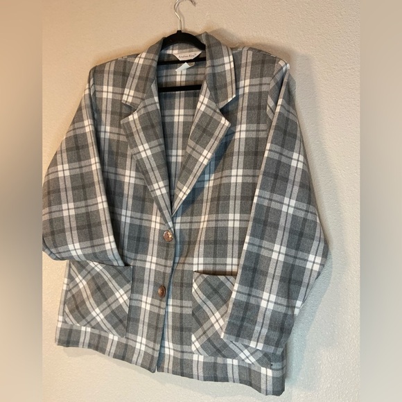 Andrea Kay~Lightweight Gray & White Plaid Print Blazer~2-Button Closure~Size 16 - Picture 1 of 16
